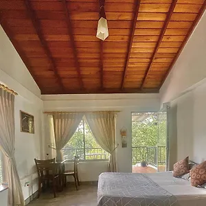  Accommodatie bij particulieren E-stay Hanthana Sri Lanka